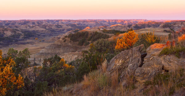 Product image of Sunrise North Dakota badlands Bennet Creek – Photo