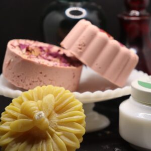 Product image of Vintage Soap Dish Gift Basket (soap dishes vary)