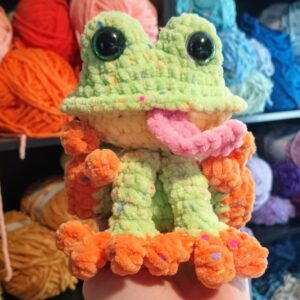 Product image of Crochet green tree frog
