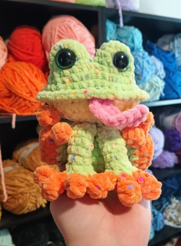 Product image of Crochet green tree frog