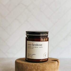 Product image of Cozy Farmhouse // 8oz soy candle