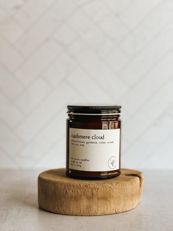 Product image of Cashmere Cloud // 8oz soy candle