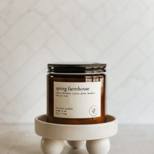 Product image of Spring Farmhouse // 12oz soy candle