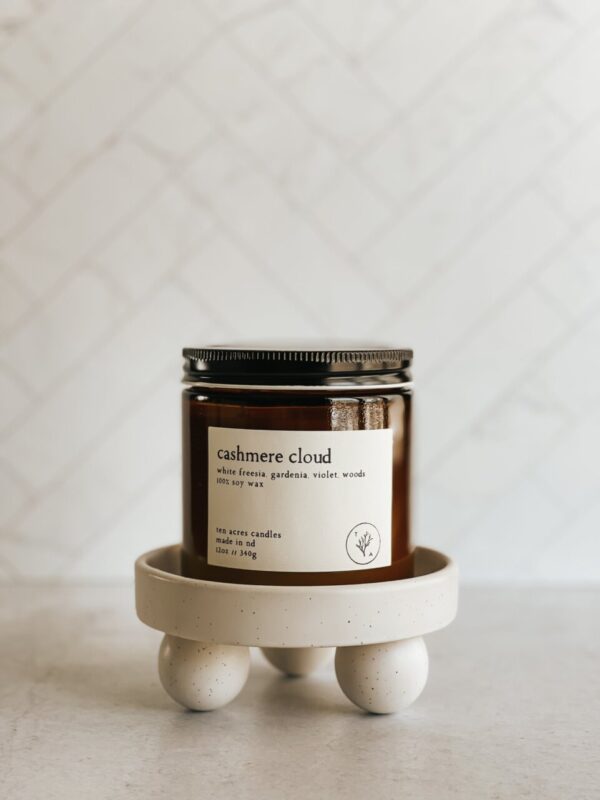 Product image of Cashmere Cloud // 12oz soy candle